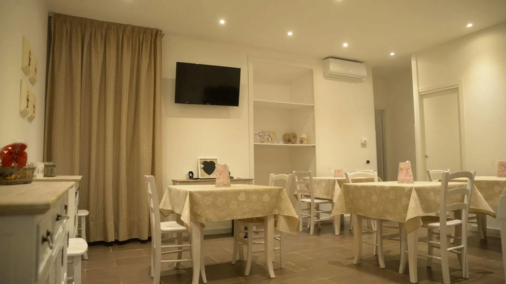 Guesthouse O Affittacamere La Civetta Di Trastevere Rome Guest house