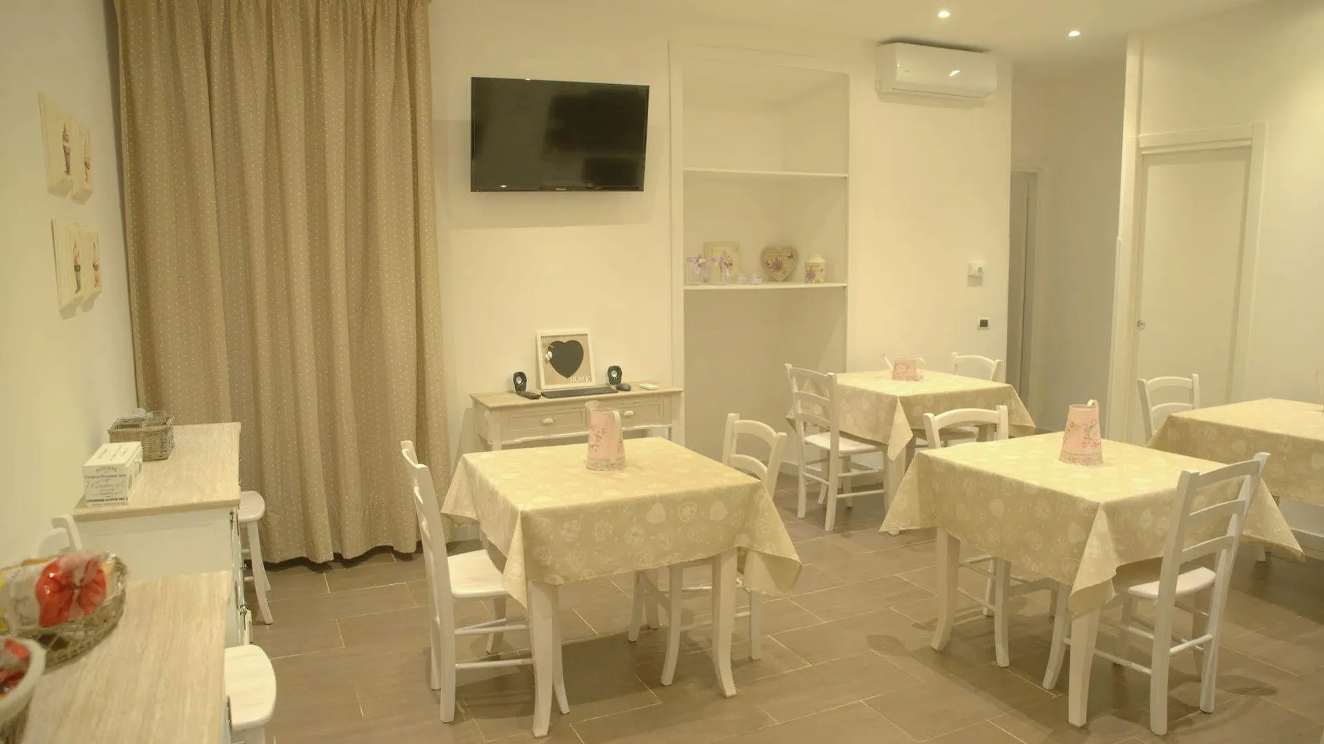Guesthouse O Affittacamere La Civetta Di Trastevere Rome